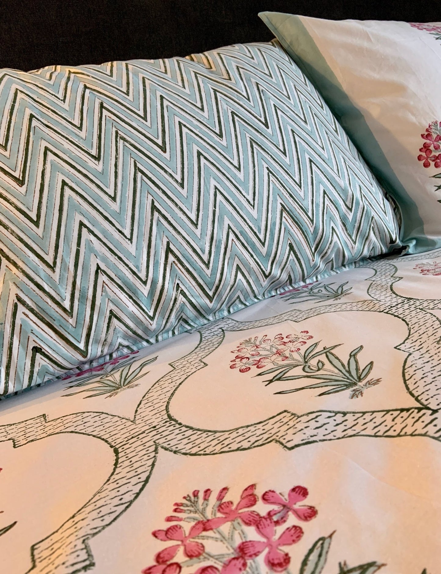Aarna Jaal Block Printed Cotton Bed Sheet- KING