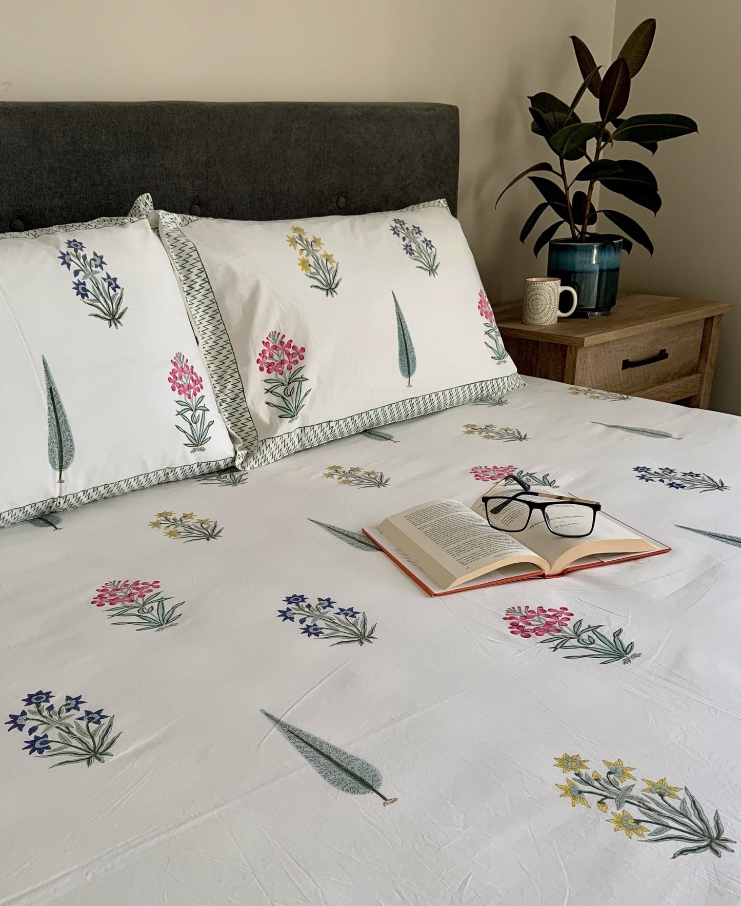 Fresh Foliage Block Printed Cotton Bed Sheet- QUEEN