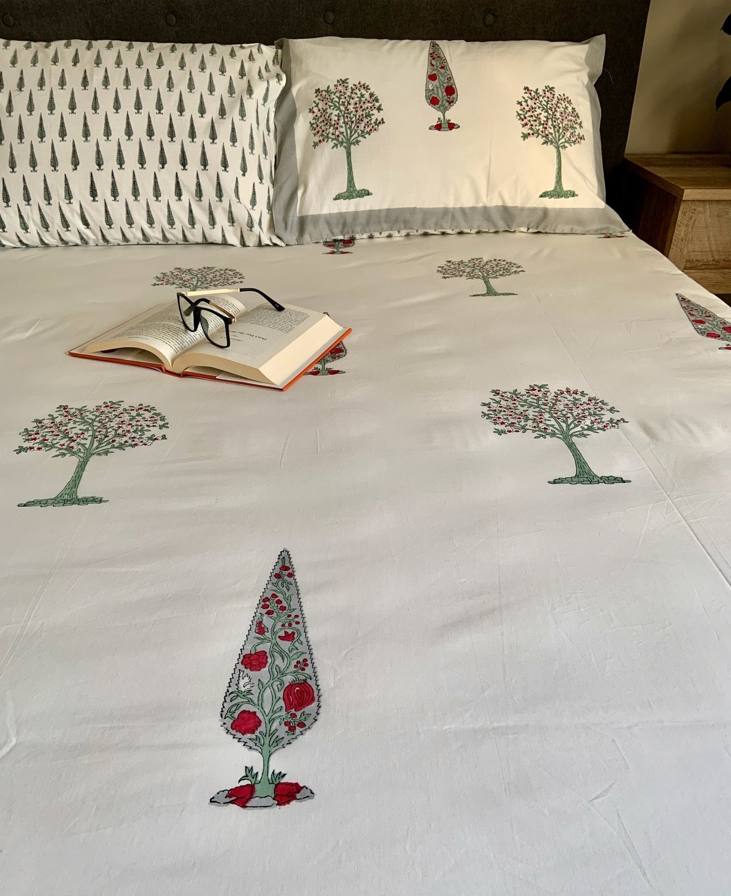 Triya Block Printed Cotton Bed Sheet- QUEEN