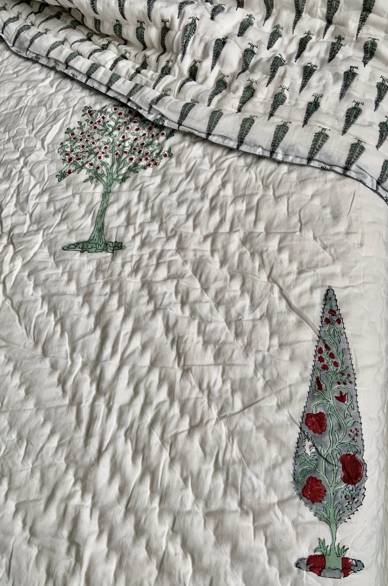 Triya Reversible Block Printed Cotton Quilt - KING/ QUEEN